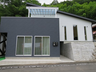 吉田町の家　竣工写真（南面）  